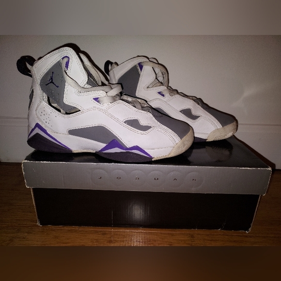 jordan flight purple and gray
